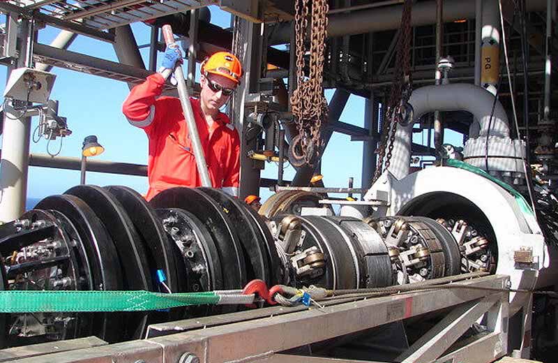 safe-efficient-offshore-valve-replacement